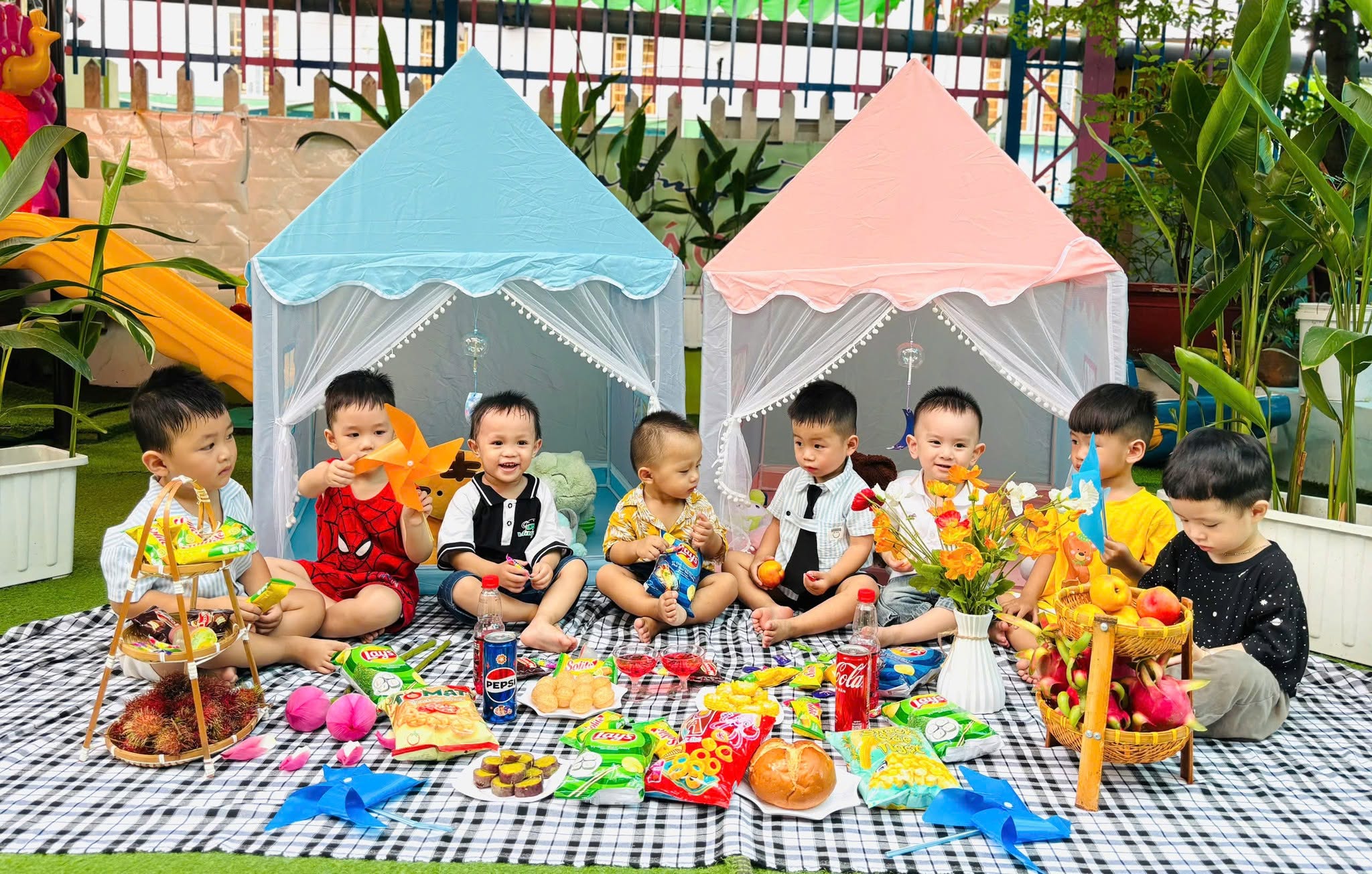 MÙA HÈ CỦA EM - HAPPY PICNIC