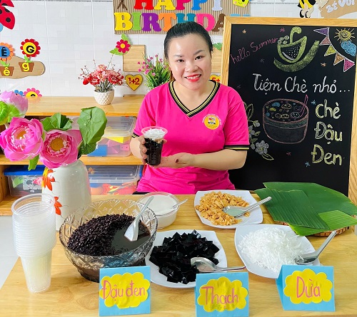 COOKING - BÉ LÀM CHÈ ĐẬU ĐEN 